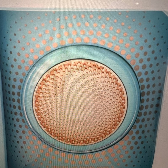 New Foreo UFO 2 and UFO Activated Masks - Picture 2 of 9